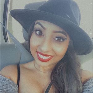 Meet your Posher, Diana